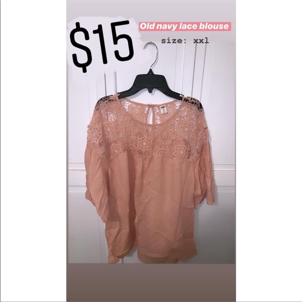 Cute Old Navy Blush Colored Top w/ Lace detailing